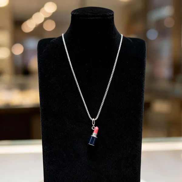 Chic_Lipstick_Charm_Necklace