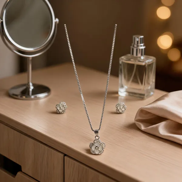 Elegant_Ivory_Bloom_Necklace_With_Earrings