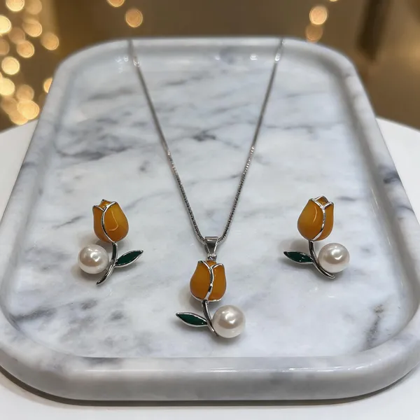 Enamel_Tulip_Pearl_Necklace_Earring_Set