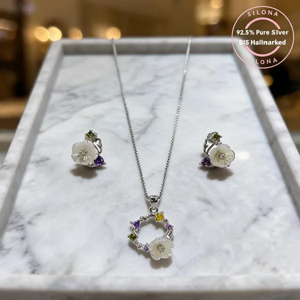 Carved_Mother_Of_Pearl_Floral_Necklace_Set