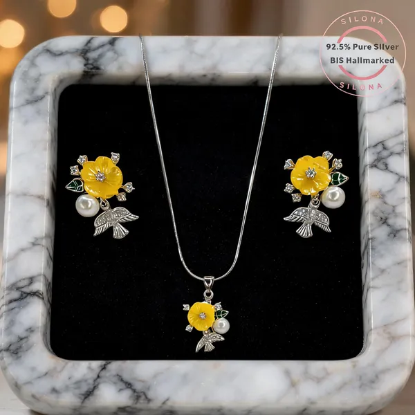 Artisanal_Hummingbird_Floral_Necklace_Set