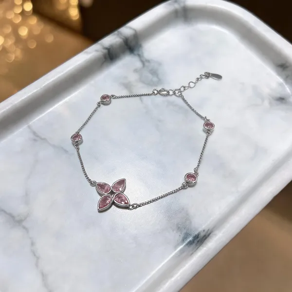 Dainty_Clover_Leaf_Pink_Zirconia_Bracelet