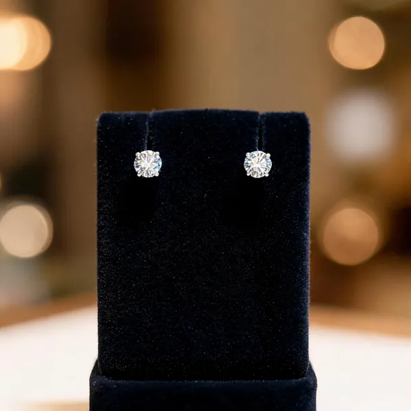 Classic_Solitaire_Stud_Earrings