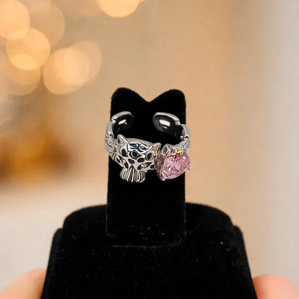 Statement_Panther_Heart_Pink_Ring