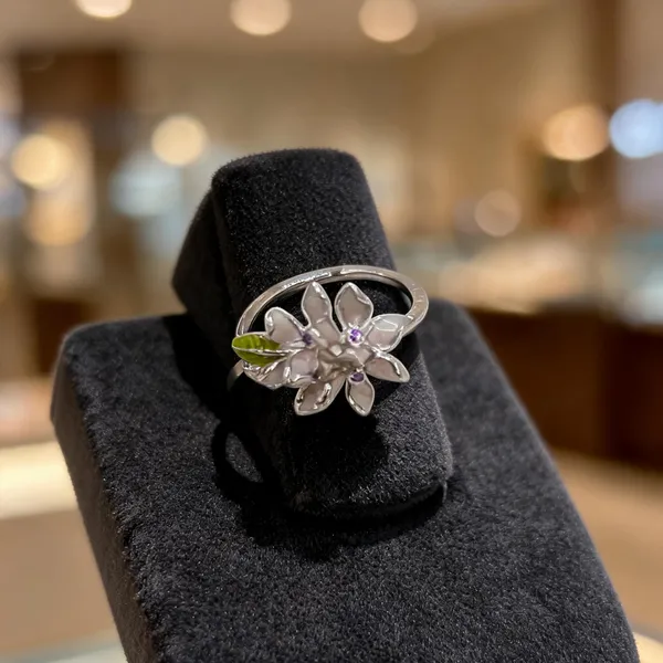 Blossom_Jasmine_Enamel_Ring