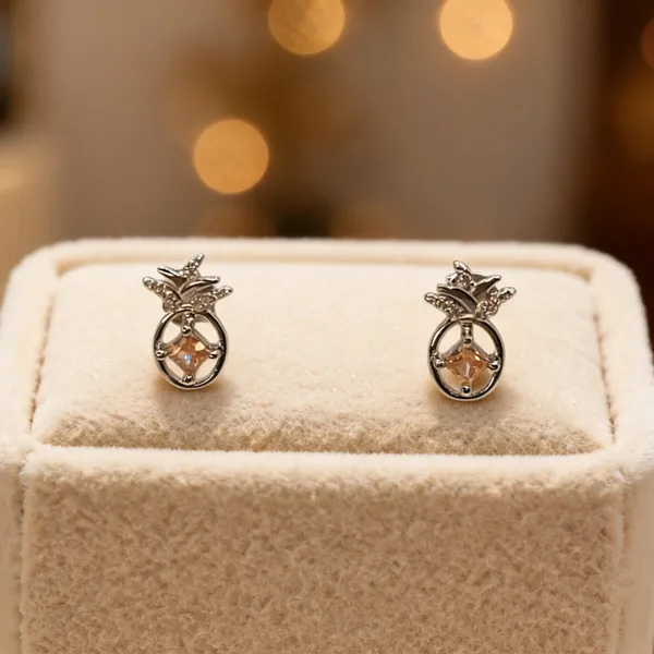 Pineapple_Stud_Earrings_Beige