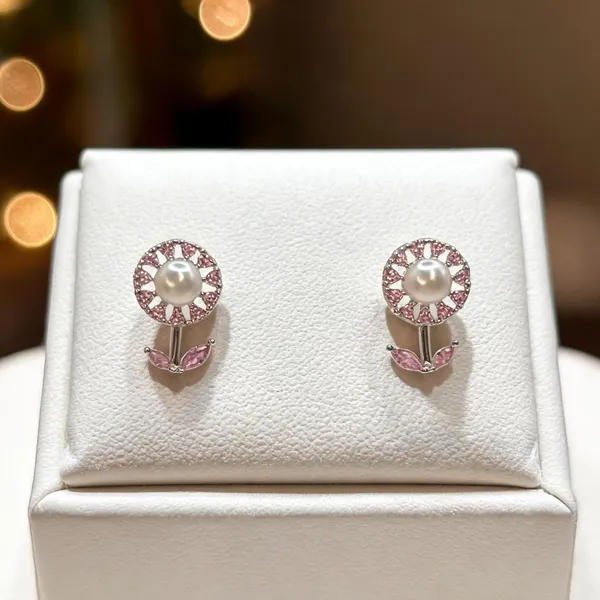 Blushing_Petal_Pearl_Flower_Studs_Pink