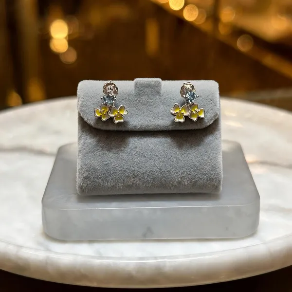 Blossom_Floral_Stud_Earrings_Clear