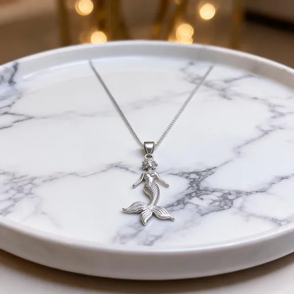 Silver_Detailed_Ocean_Mermaid_Pendant_Necklace