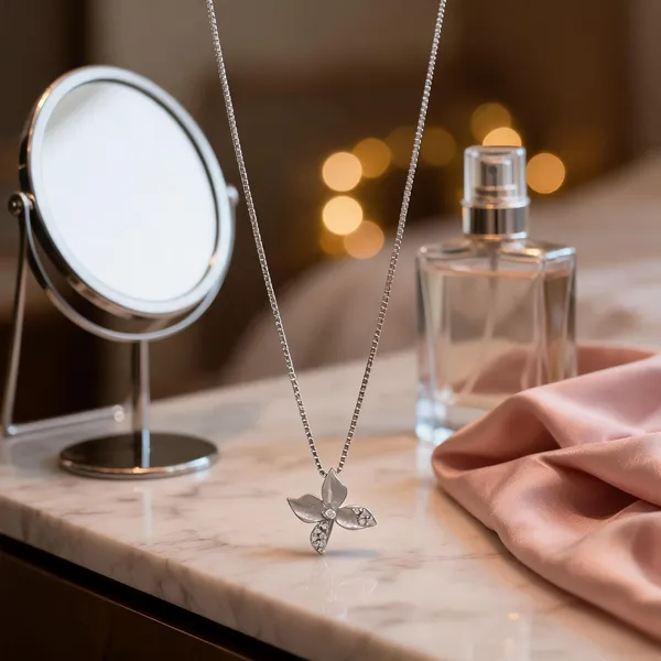 Sparkling_Four_Petal_Flower_Silver_Pendant_Necklace