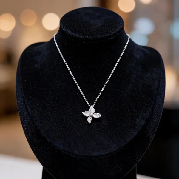 Sparkling_Four_Petal_Flower_Silver_Pendant_Necklace