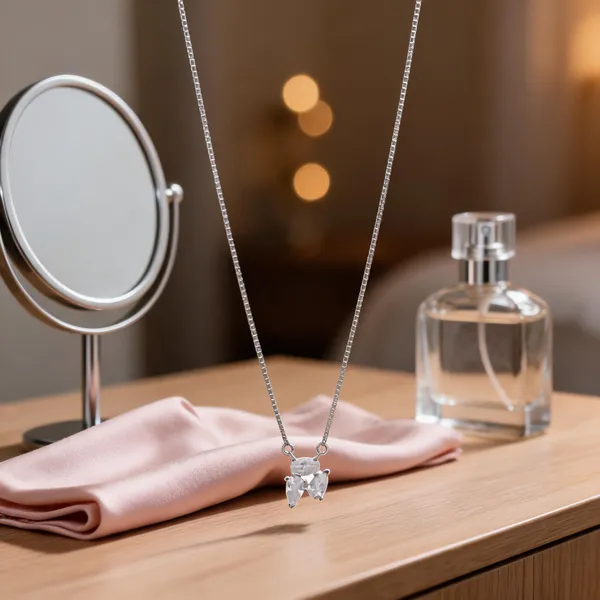 Sparkling_Cz_Stone_Cluster_Silver_Pendant_Necklace