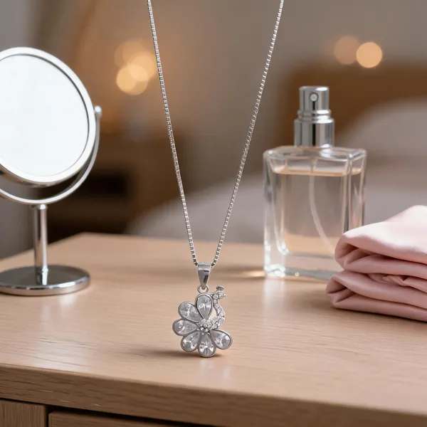 Sparkling_Cz_Peacock_Feather_Silver_Necklace
