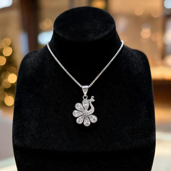 Sparkling_Cz_Peacock_Feather_Silver_Necklace