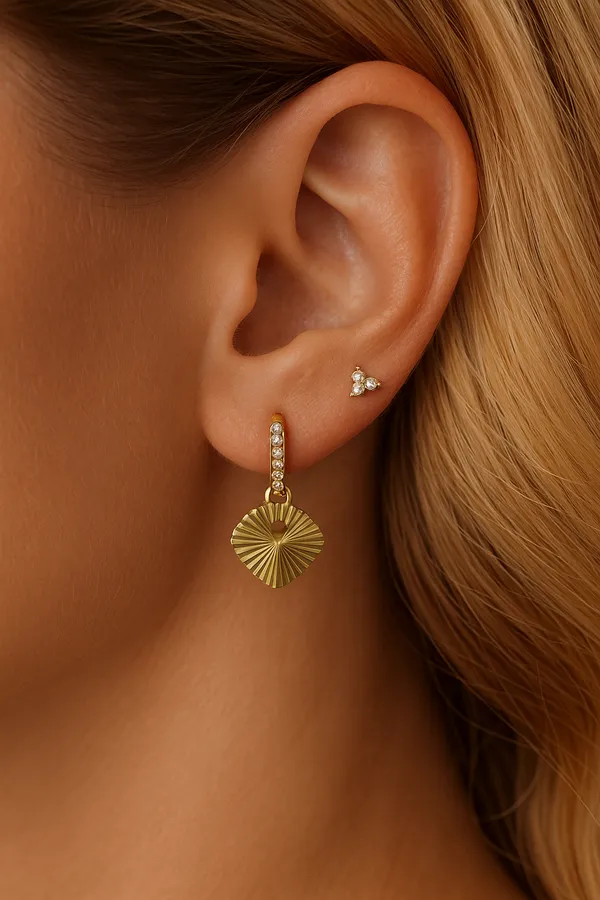 Aretta__Earrings_gold_Stainless_steel
