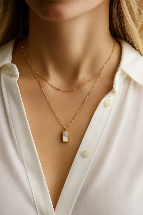Lois__Pendant__gold_Stainless_steel