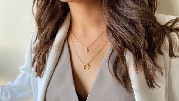 Selene__Pendant__gold_Stainless_steel