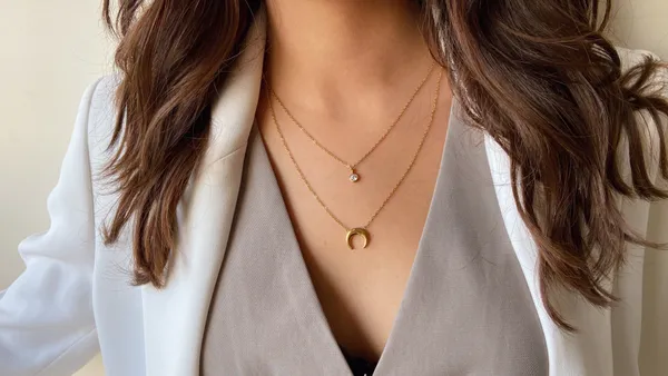 Selene__Pendant__gold_Stainless_steel