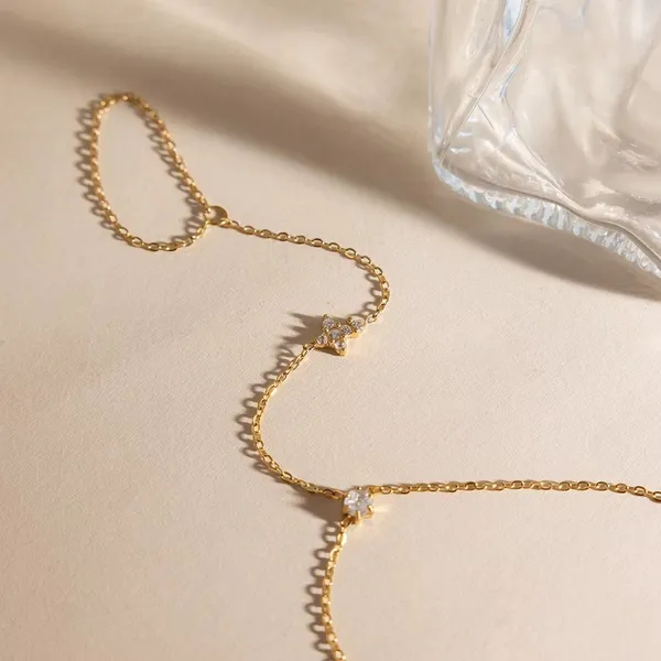 Sparkling_Hand_Chain_Bracelet__Bracelet__gold_Stainless_steel