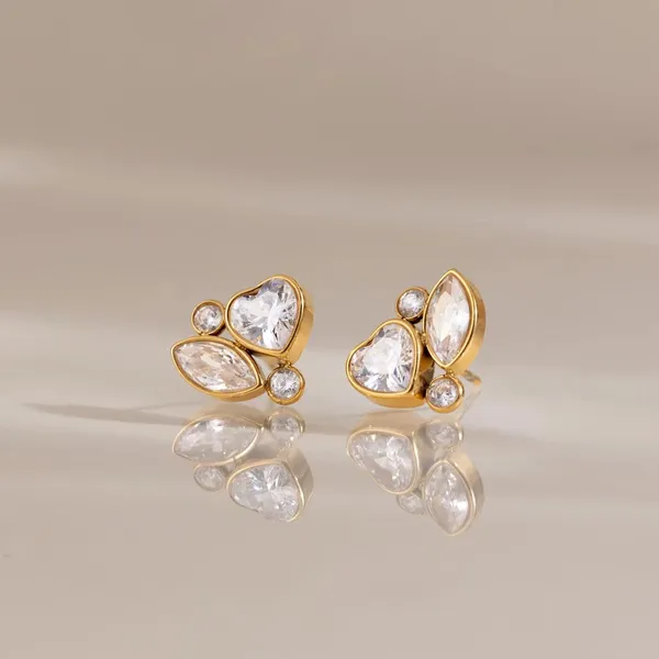 Heart_Crystal_Studs__Studs_gold_Stainless_steel
