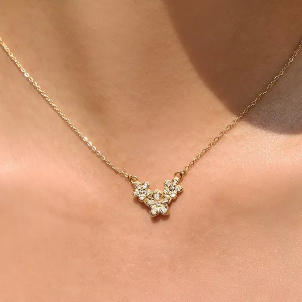 Blossom_Necklace__Necklace_gold_Stainless_steel