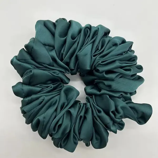 Silk_Jumbo_Scrunchie_Green_Scrunchie__Green_silk