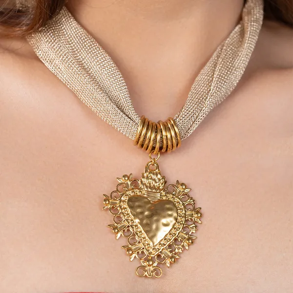 Golden_Heart_Medallion_Necklace__Necklace_gold_Stainless_steel