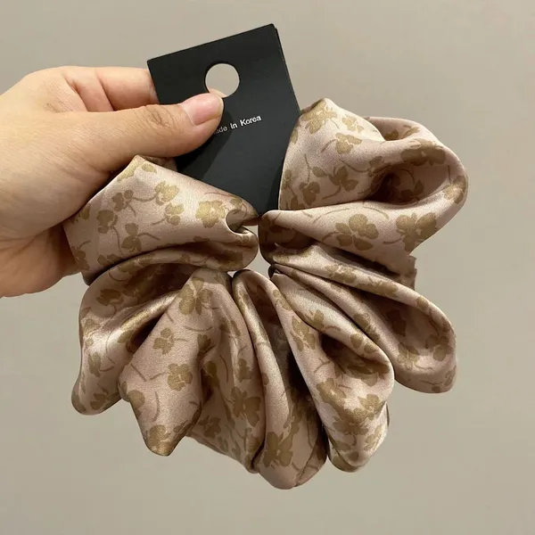 Sky_Garden_Scrunchie_Pink_Scrunchie__Pink_silk