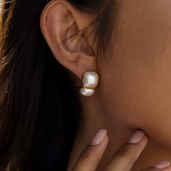 Luna_Poise_Earrings__Earrings_gold_Stainless_steel