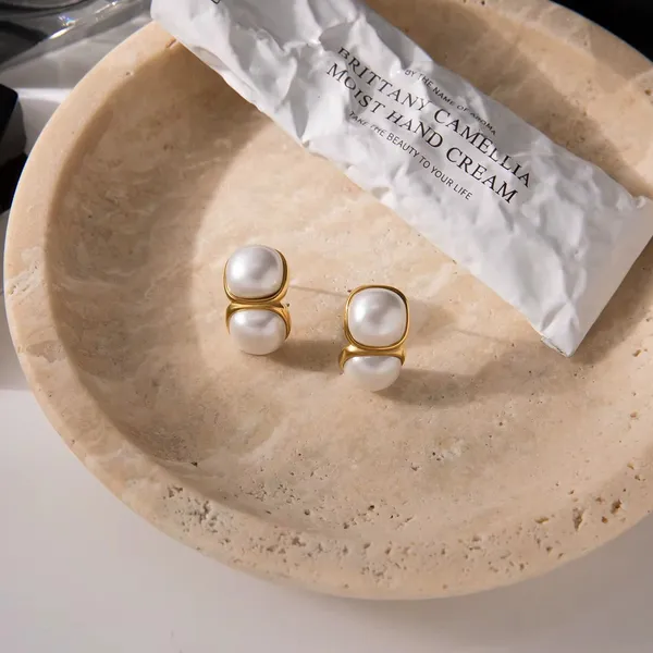 Luna_Poise_Earrings__Earrings_gold_Stainless_steel