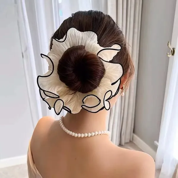Pleated_Mesh_Scrunchie_White_Scrunchie__White_silk