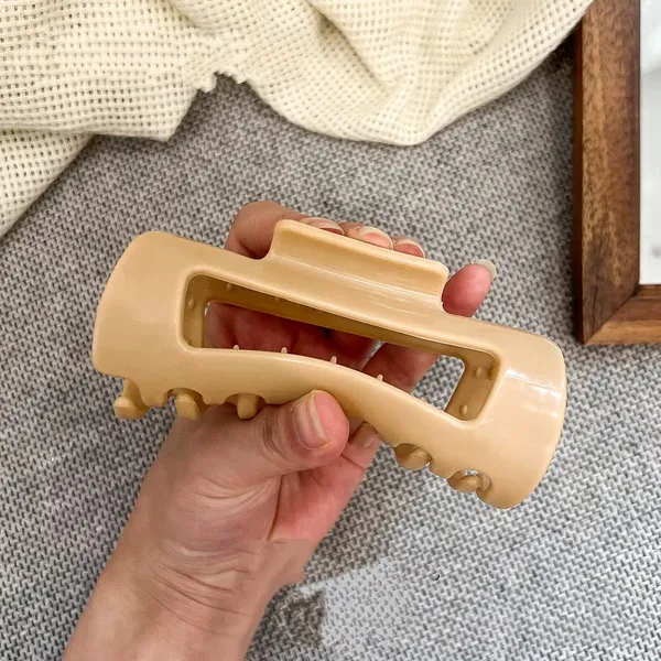 Glossy_Claw_Clips_Beige_Clips__Beige_plastic