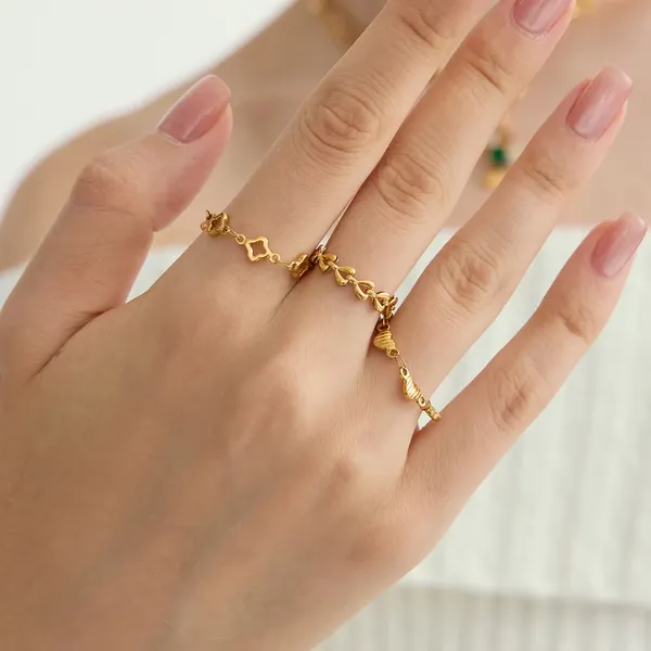 Heart_String_Ring__Ring_gold_Stainless_steel