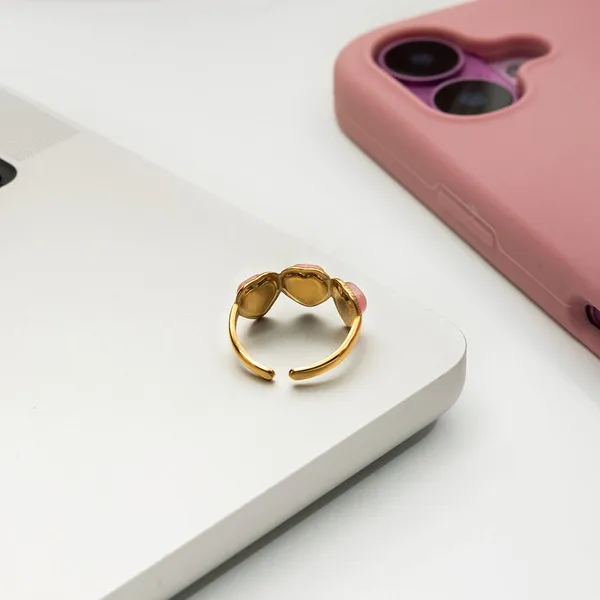 Blushing_Heart_Ring__Ring_gold_Stainless_steel