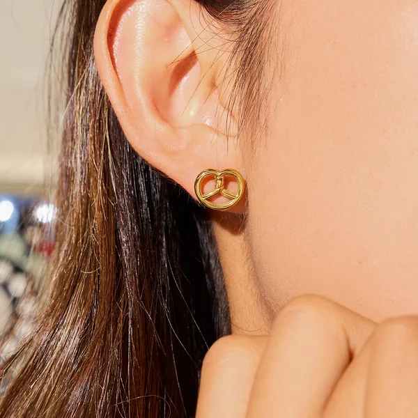 Twisted_Knot_Studs__Studs_gold_Stainless_steel