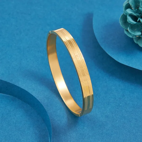 Elegant_Dotted_Line_Bracelet_For_Men_7_Inch_Gold_Bracelet__Gold_Stainless_steel