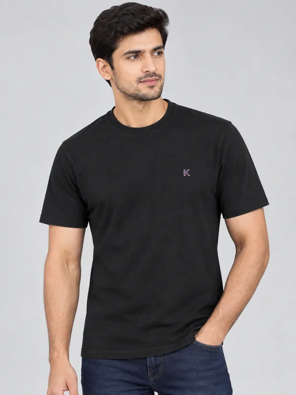 Black_Crew_Neck_T_Shirt_For_Men