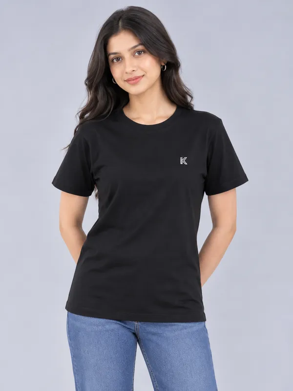Black_Solid_Regular_Fit_T_Shirt_For_Women