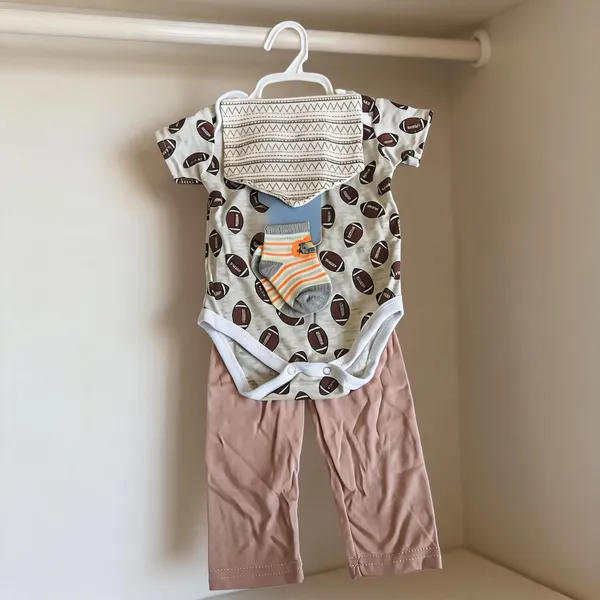 Multicolor_Football_Print_Bodysuit_Set_for_Babies