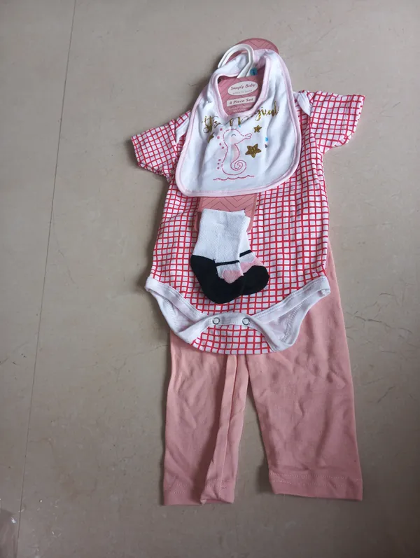 Pink_Checkered_Baby_Outfit_Set_for_Girls