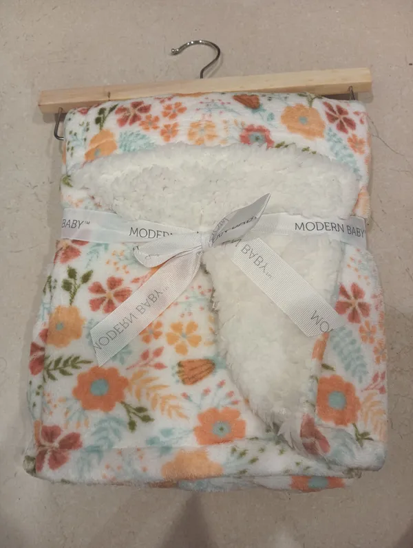 Modern_Baby_Floral_Print_Baby_Blanket