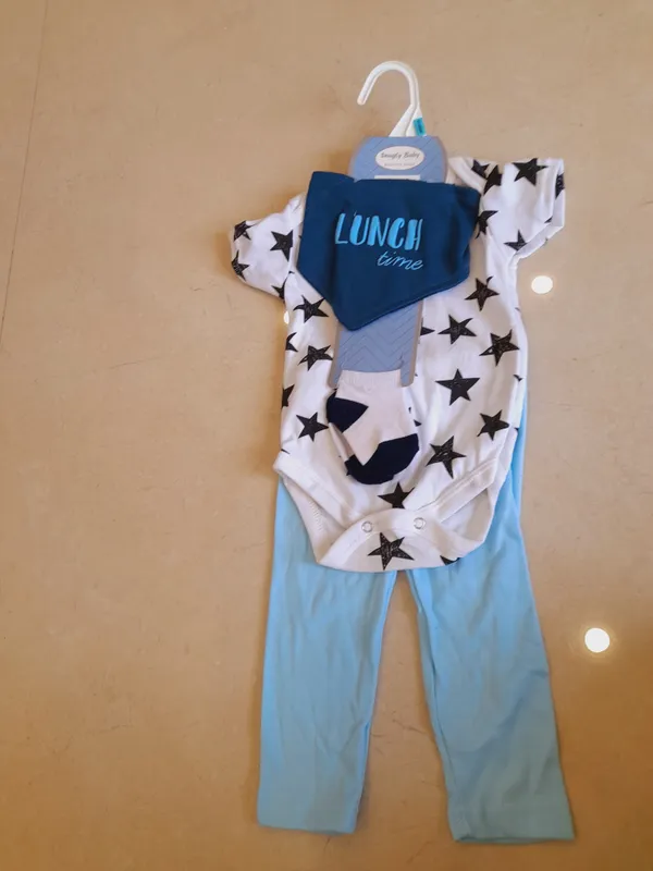 White_Star_Print_Baby_Outfit_Set_for_Infants