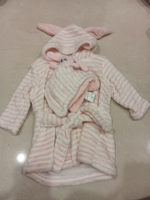Pink_Plush_Striped_Hooded_Bathrobe_for_Babies