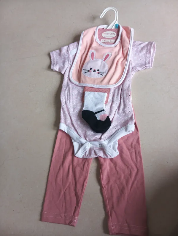 Pink_Printed_4-Piece_Baby_Clothing_Set_for_Babies