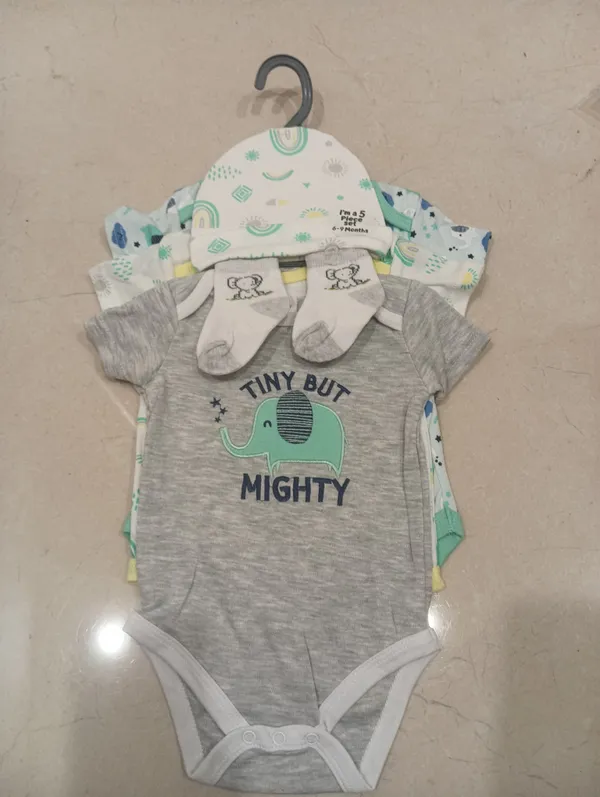 Grey_Printed_Bodysuit_Set_for_Babies