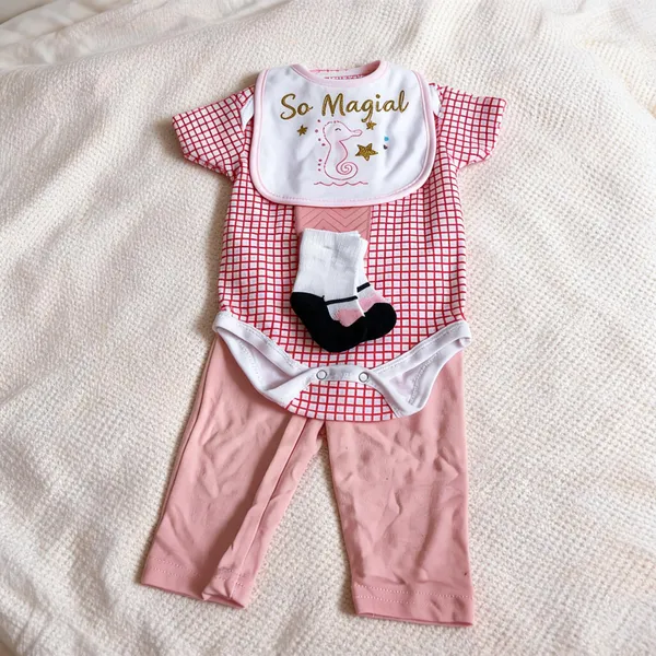 Pink_Checkered_Baby_Outfit_Set_for_Girls