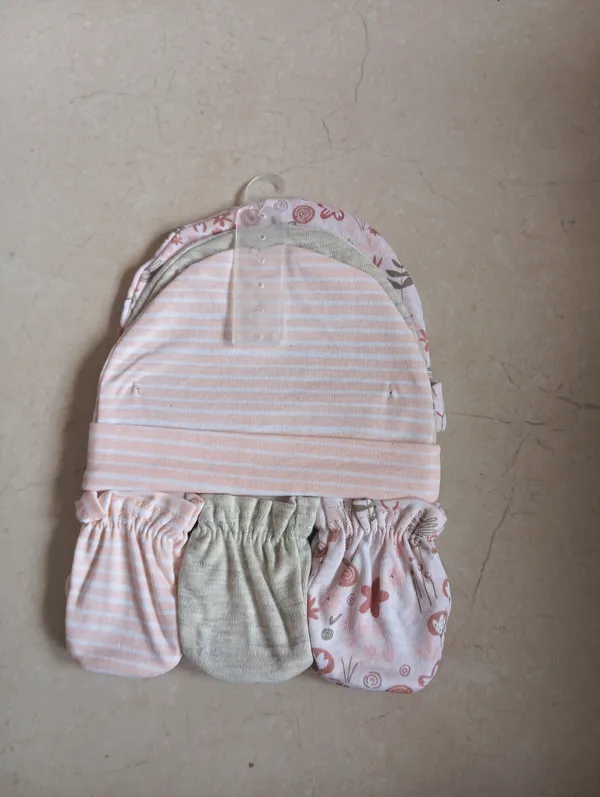 Pink_Printed_Caps_And_Mittens_Set_for_Babies