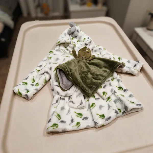 White_Fleece_Hooded_Romper_for_Babies
