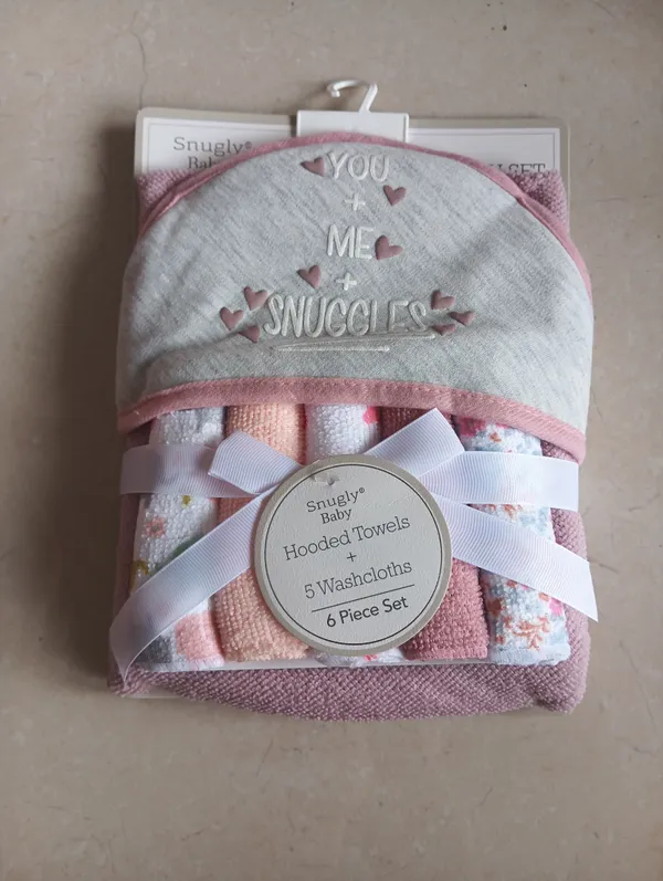 Pink_Polyester_Hooded_Towel_Set_for_Babies