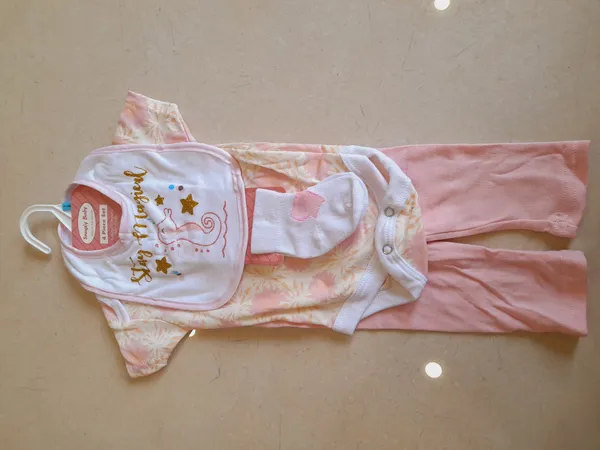 Pink_Printed_Baby_Outfit_Set_for_Girls